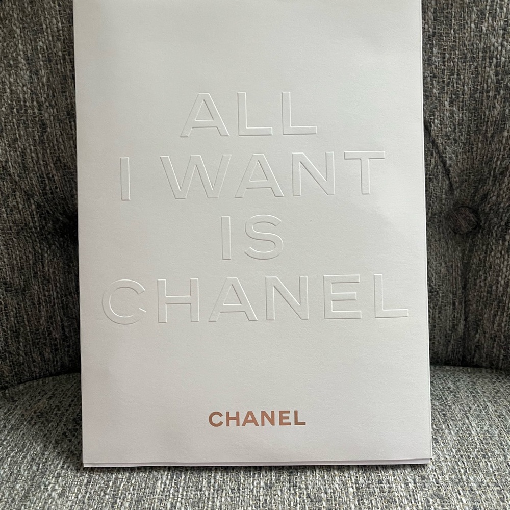 CHANEL Black hardcover coffee table book White soft  book. 10 friendship cards - Picture 8 of 16